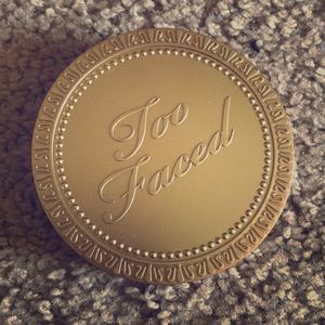 Too Faced Snow Bunny Luminous Bronzer